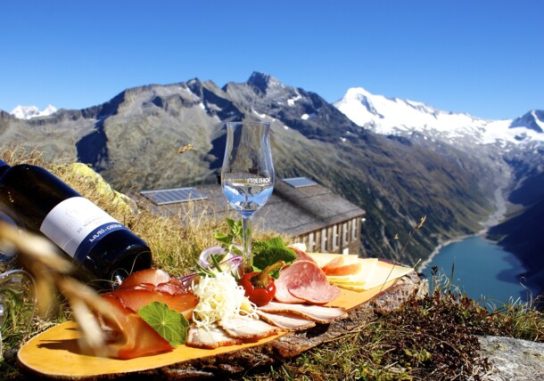     Snack at Olpererhütte mountain hut, Zillertal 